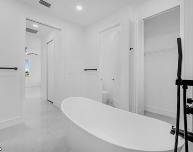 3812 Nw 38th Street - Photo Thumbnail 23