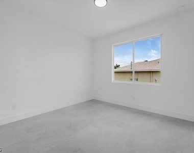 3812 Nw 38th Street - Photo Thumbnail 15
