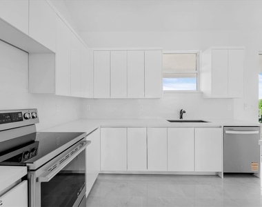 3812 Nw 38th Street - Photo Thumbnail 7