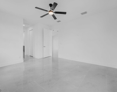 3812 Nw 38th Street - Photo Thumbnail 21