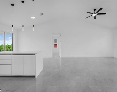 3812 Nw 38th Street - Photo Thumbnail 9