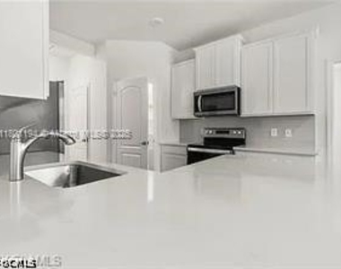 209 Se 26th Terrace - Photo Thumbnail 20