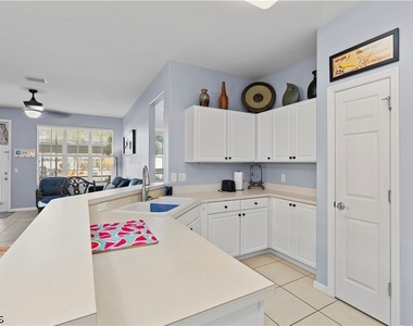 11711 Pasetto Lane - Photo Thumbnail 12
