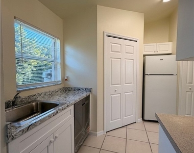 762 Gallo Avenue S - Photo Thumbnail 8