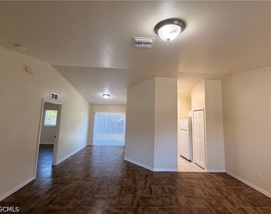 762 Gallo Avenue S - Photo Thumbnail 6