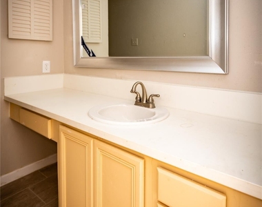 12500 Sandpiper Drive - Photo Thumbnail 6