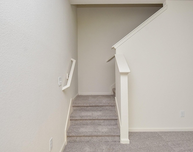 3603 Admiralty Drive - Photo Thumbnail 6