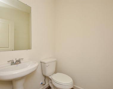 3603 Admiralty Drive - Photo Thumbnail 7