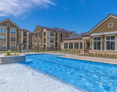 907 South Road - Photo Thumbnail 7
