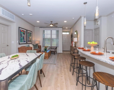 907 South Road - Photo Thumbnail 5