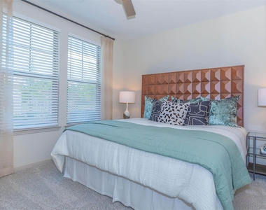 907 South Road - Photo Thumbnail 4