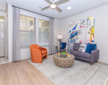 907 South Road - Photo Thumbnail 6