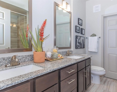 907 South Road - Photo Thumbnail 2