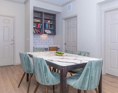 907 South Road - Photo Thumbnail 1