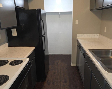 7200 W T C Jester Boulevard - Photo Thumbnail 2