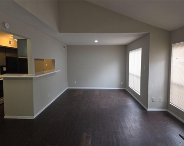 7200 W T C Jester Boulevard - Photo Thumbnail 4