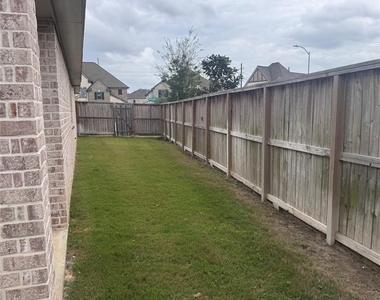 26111 Polaris Rise Ln - Photo Thumbnail 29