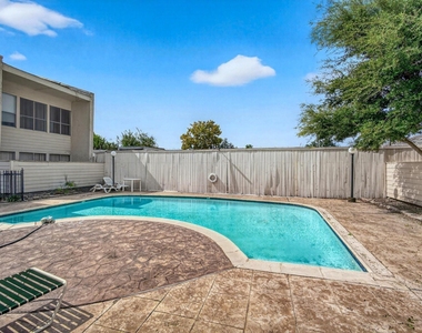 6019 Winsome Lane - Photo Thumbnail 17