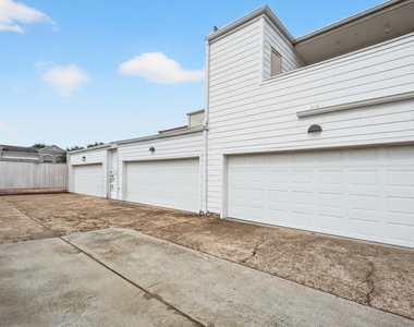 6019 Winsome Lane - Photo Thumbnail 2