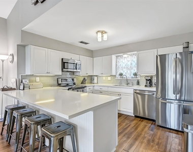 21600 Zachary Drive - Photo Thumbnail 13