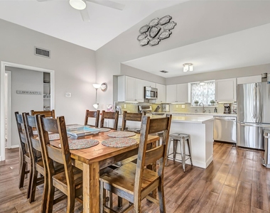 21600 Zachary Drive - Photo Thumbnail 10