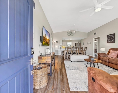 21600 Zachary Drive - Photo Thumbnail 4