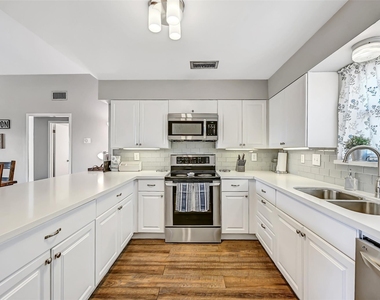 21600 Zachary Drive - Photo Thumbnail 14