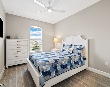 15155 Tolmino Street - Photo Thumbnail 21