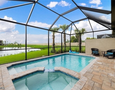 15155 Tolmino Street - Photo Thumbnail 25
