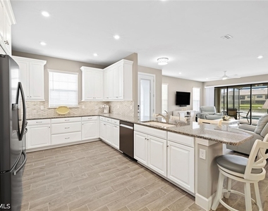 15155 Tolmino Street - Photo Thumbnail 8