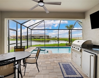 15155 Tolmino Street - Photo Thumbnail 24