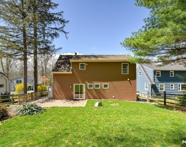 64 Hilltop - Photo Thumbnail 39