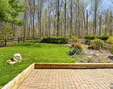 64 Hilltop - Photo Thumbnail 36