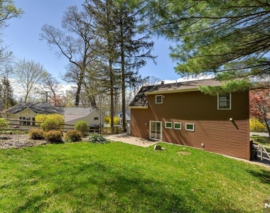 64 Hilltop - Photo Thumbnail 38