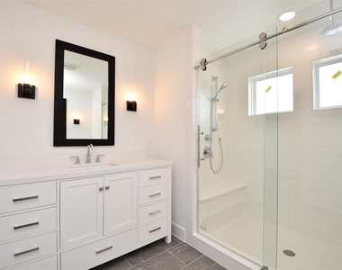 2209 Via Laura Lane - Photo Thumbnail 27
