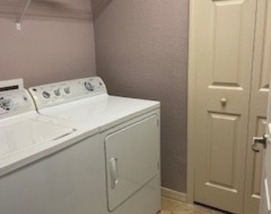 3149 Aviamar Circle - Photo Thumbnail 11