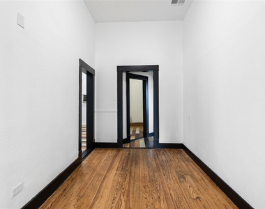 327 S Robb Street - Photo Thumbnail 9