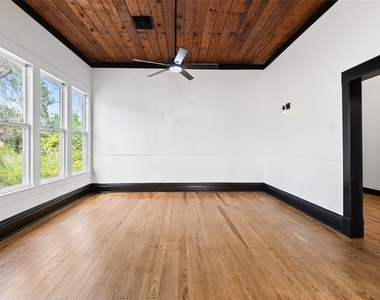 327 S Robb Street - Photo Thumbnail 4