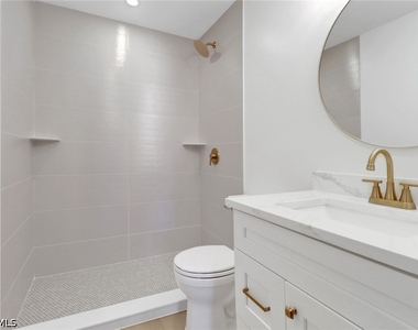 4525 Fluvia Avenue - Photo Thumbnail 17