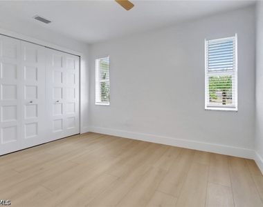 4525 Fluvia Avenue - Photo Thumbnail 16