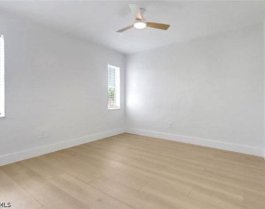 4525 Fluvia Avenue - Photo Thumbnail 18