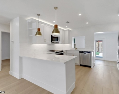 4525 Fluvia Avenue - Photo Thumbnail 11
