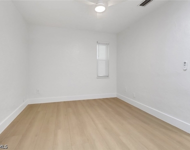 4525 Fluvia Avenue - Photo Thumbnail 15