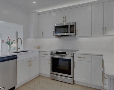 4525 Fluvia Avenue - Photo Thumbnail 9