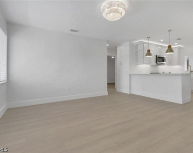 4525 Fluvia Avenue - Photo Thumbnail 7