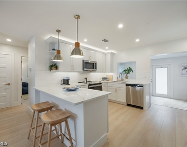 4525 Fluvia Avenue - Photo Thumbnail 10