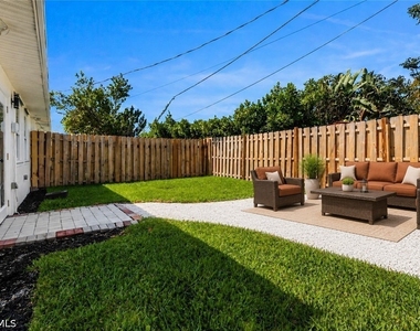 4525 Fluvia Avenue - Photo Thumbnail 22