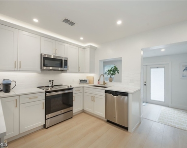 4525 Fluvia Avenue - Photo Thumbnail 12