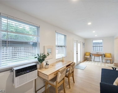 4525 Fluvia Avenue - Photo Thumbnail 14