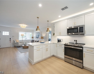 4525 Fluvia Avenue - Photo Thumbnail 11